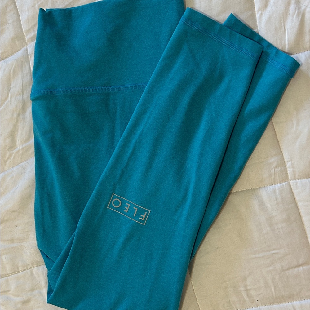 Fleo Aqua Blue Leggings